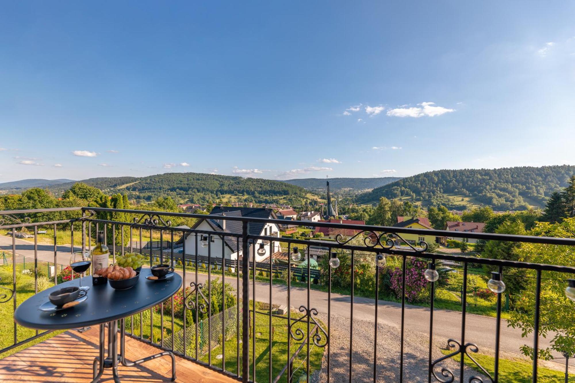Villa Kasztelan Apartamenty Ustrzyki Dolne Esterno foto